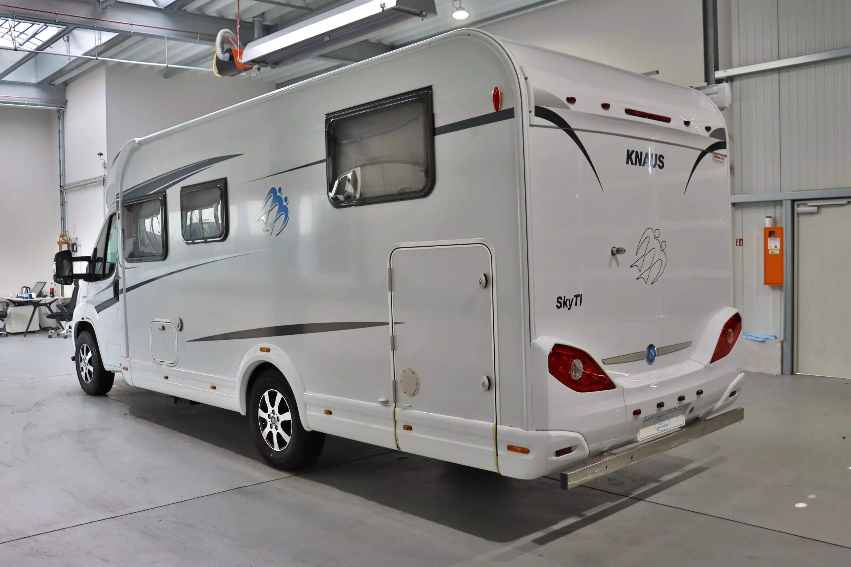 KNAUS SKY TI 700 MEG